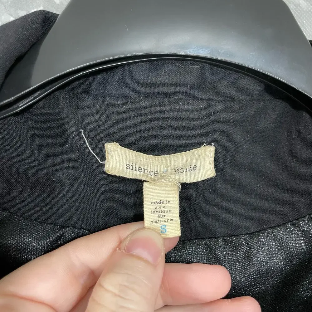 Silence + Noise Women's Preppy Black Open Front Blazer - Size Small - Minimalist